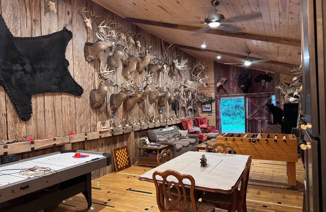Steve’s Barn Lodge, Detroit River/Lake Erie
