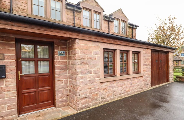 STEWART HOUSE, pet friendly, country holiday cottage in Wooler