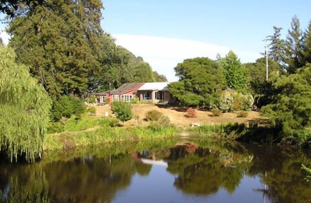 Still Light Pond Mini Country Estate