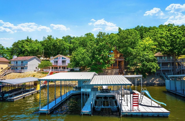 Still Water Cabin - Stunning lakefront cabin