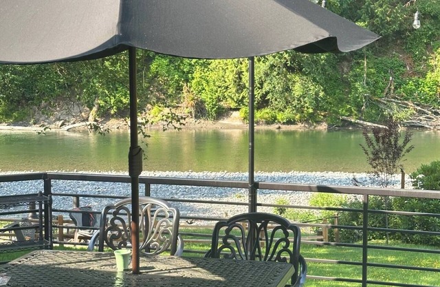 Stillaguamish Riverfront Getaway