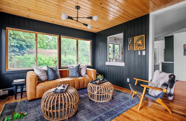 Stillwater Cottage - lakefront with chefs kitchen, fireplace, firepit