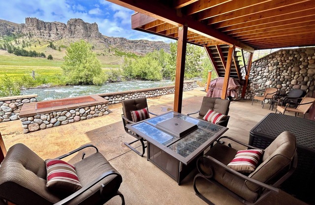 Stillwater River Front Montana Home