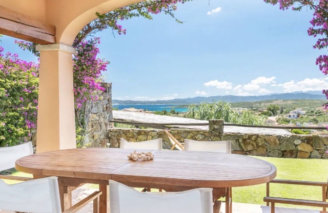 Stintino Villa Regina mit separatem Pool, 3 Schlafzimmer, 2 Bäder