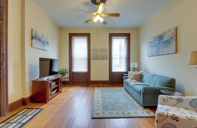 STL Apartment: Close to Downtown!
