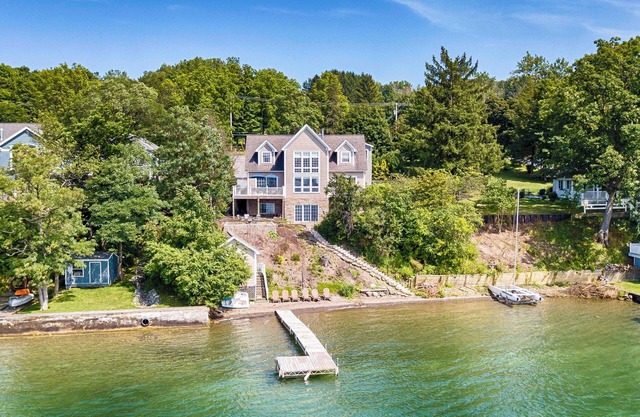 Stone Crest - Magnificent Luxury Lake Home 5 Minuten von Penn Yan