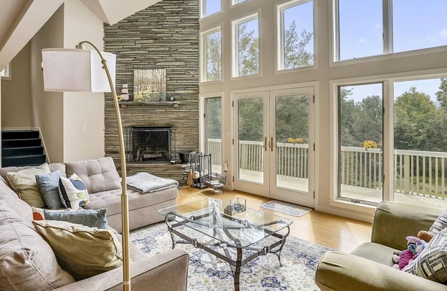 Stone Hollow - Spacious Stowe Hollow home with stone fireplace, hot tub, in-law apartment