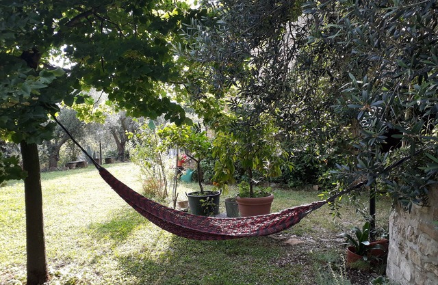 Steinhaus mit Garten und Bio-Garten zwischen Meer und Bergen
