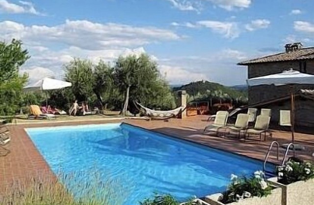 Steinhaus mit Pool & Grill, mit Blick über Perugia & Assisi, nahe an Wanderwegen