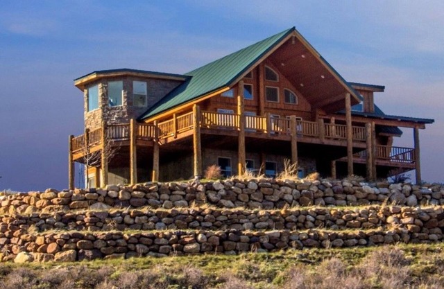 Stone Meadow Lodge - Amazing Bear Lake views