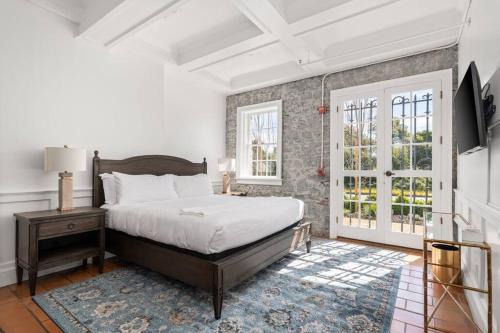 Stonehouse Inn, Santa Rosa - Private King Suite # 3