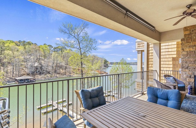 Stoneview Summit waterfront 3/2 condo with amazing views and dedicated boat slip