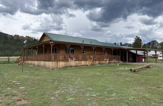 Stonewall Meadows Cabin with beautiful views.