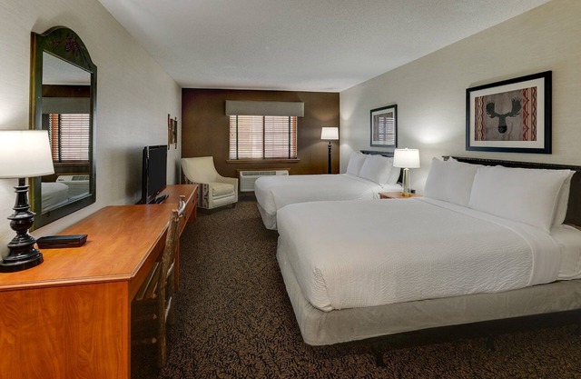 Stoney Creek Peoria, Deluxe 2 Double w/ Free Breakfast! | 4 Units