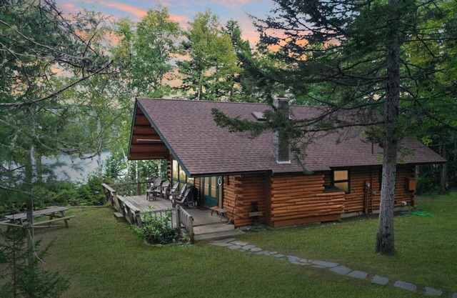 Stony Cove Lodge (Waterfront on Lower Wilson Pond!)