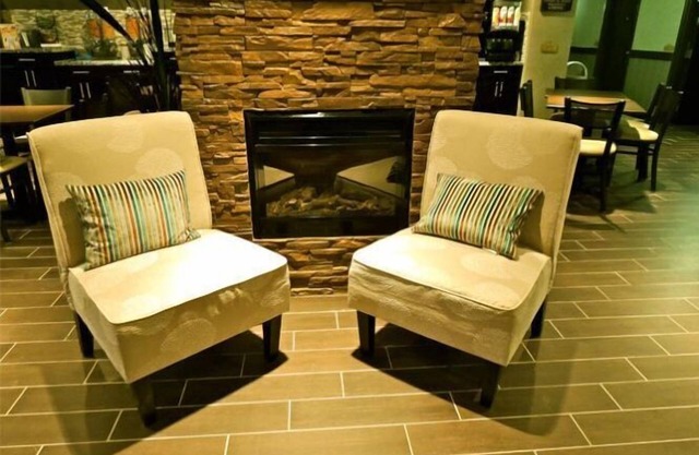 Stoughton Western Star Inn & Suites