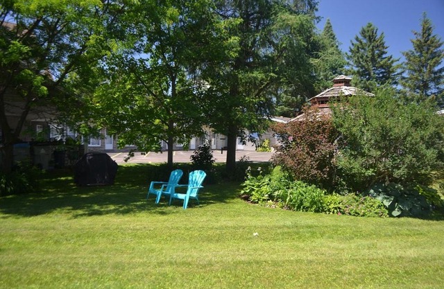 Stratford Suburban Motel