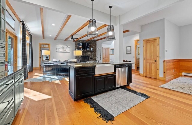 Stratton Mountain Home