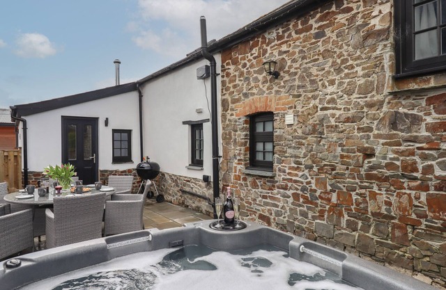 STRAWBERRY BANK - PIPISTRELLE, pet friendly in Bridgerule