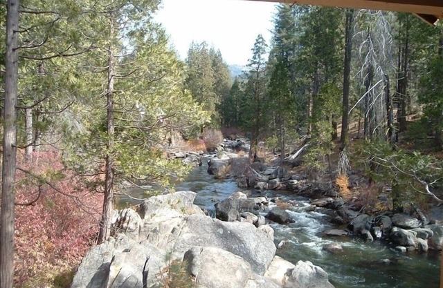Strawberry, Pinecrest, Dodge Ridge Riverfront Estate! Beeindruckend!