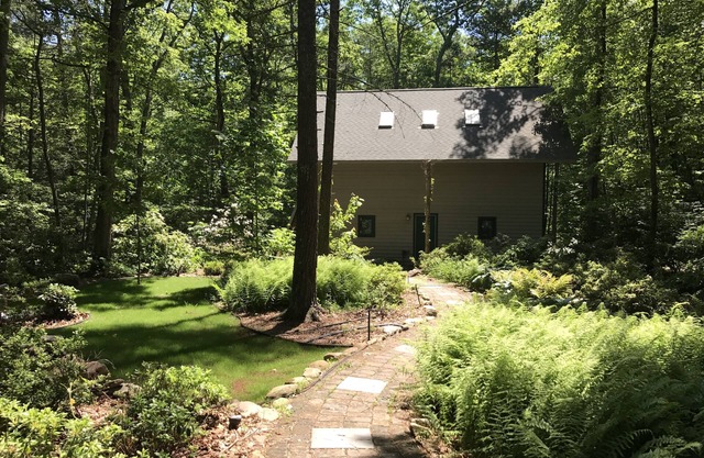 Stream-Side Guesthouse im schönen Rawley Springs