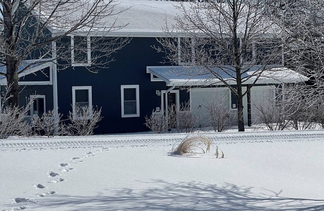 Stress free, Centrally located, Spacious 4-bedroom house in Holts Summit