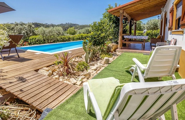 Markantes Ferienhaus in Carcavelos mit Swimmingpool