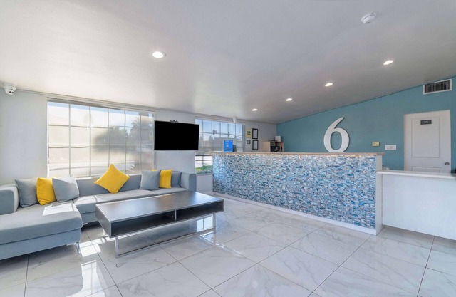 Studio 6 Suites Madera, California - Yosemite