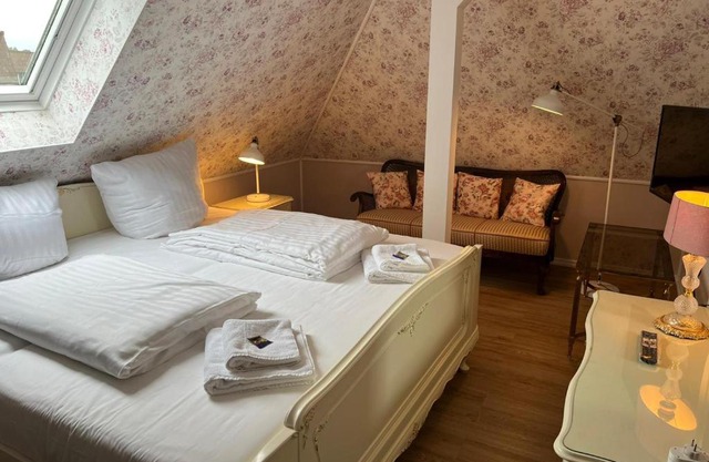 Studio-Apartment 29 beim Saseler Markt frisch renoviert