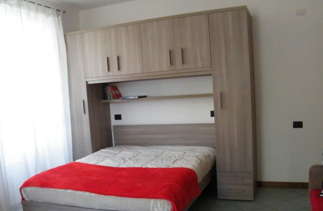 STUDIO APARTMENT 4 PAX, SELBST-CHECK-IN, BUS EINIGE SCHRITTE, KOSTENLOSES WIFI MIT A / C
