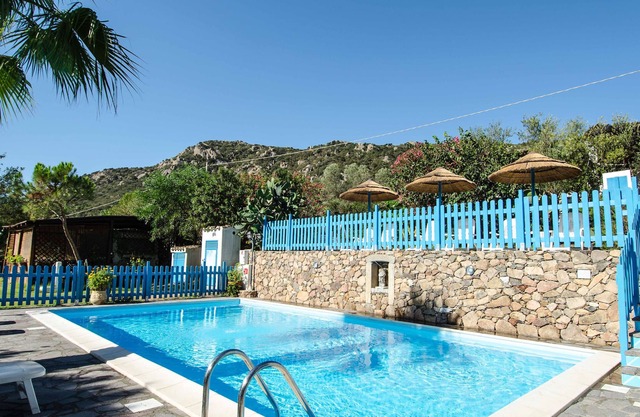 Studio Apartment 'Agricosta Del Sud Studio4 - 4p' with Shared Pool and Shared Garden