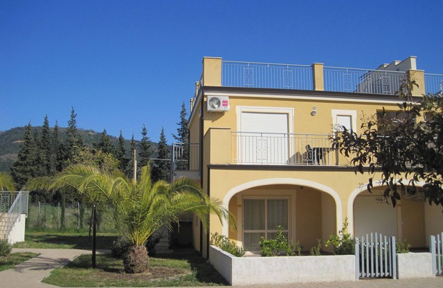 Modern End Studio Apartment im Pizzo Beach Club