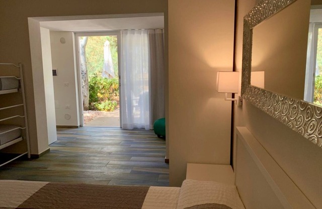 Studio Apartment 'Baia Falcone-Villetta Mare 105' with Sea View, Wi-Fi and Air Conditioning
