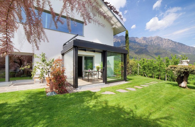 Einzimmerapartment "Casa Sonngart" mit Bergblick, privatem Pool & WLAN