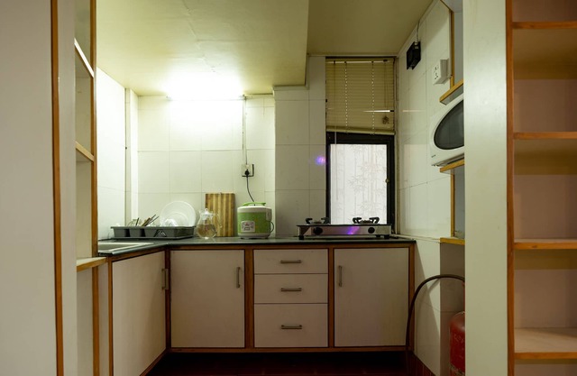 Studio Apartment in the center of Patan, private bathroom but separated from Apt