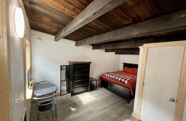 Studio Apartment in Wallace