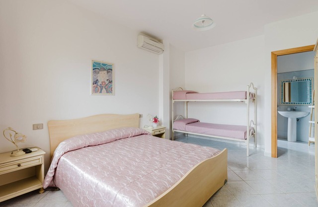 Einzimmerapartment 'Camera 2' mit gemeinsamer Terrasse, Wi-Fi und Klimaanlage