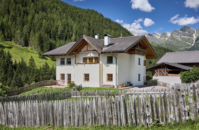 Einzimmerwohnung "Jaufenspitze Blasighof" mit Bergblick, WLAN und Garten