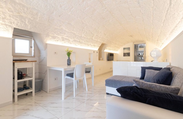 Einzimmerapartment 'La Porta Sul Mare - Ancora' mit gemeinsamer Terrasse, WLAN und Klimaanlage