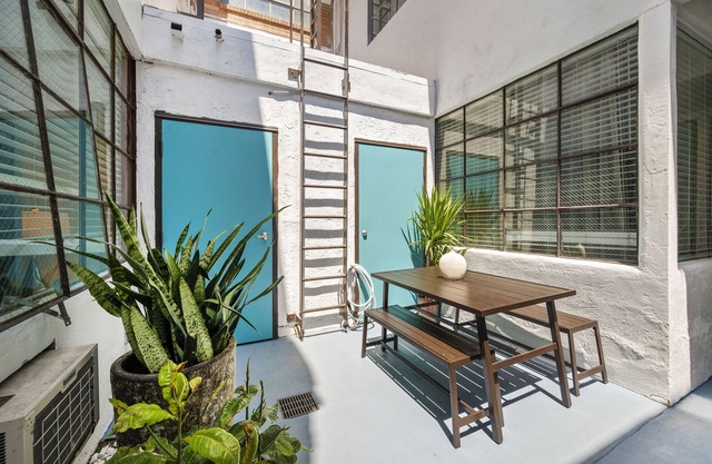 Studio Apartment Near Little Italy @ DT San Diego