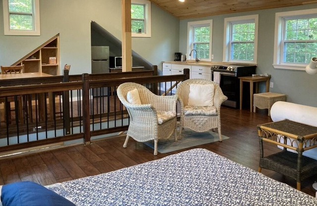 Studio Apartment on Coleman Pond