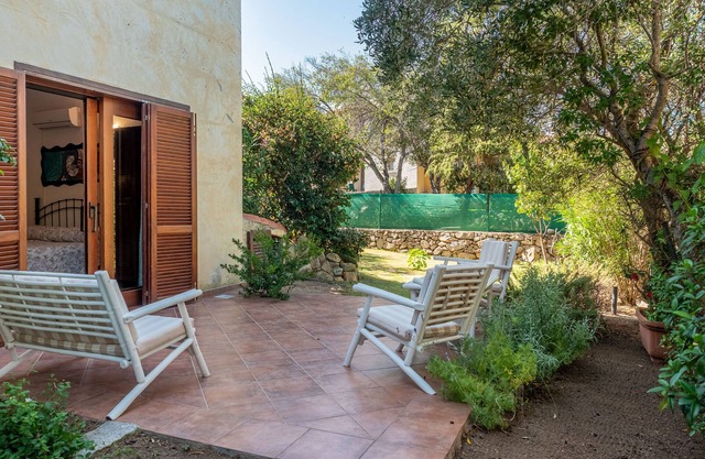 Studiowohnung mit WLAN, Klimaanlage und Terrasse; Parkplätze vorhanden, Haustiere erlaubt