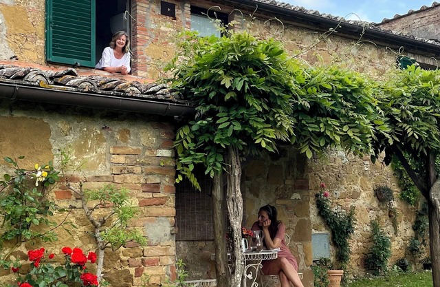 Studio apartment with private garden and vineyard view