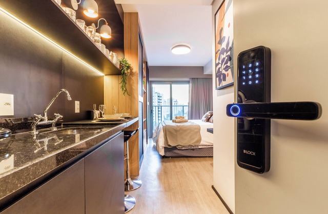 Studio in the best spot in Moema Garage, leisure and subway nearby, free WIFI