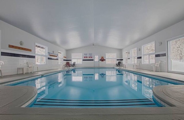 Studio at the base of Mont-Sainte-Anne