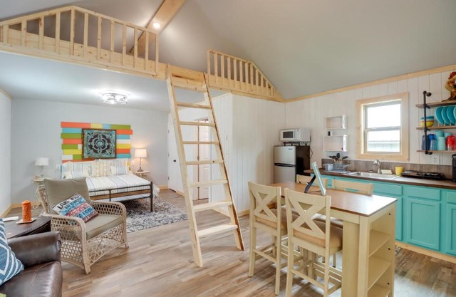 Studio Cabin in Higden Boating, Fishing and More!