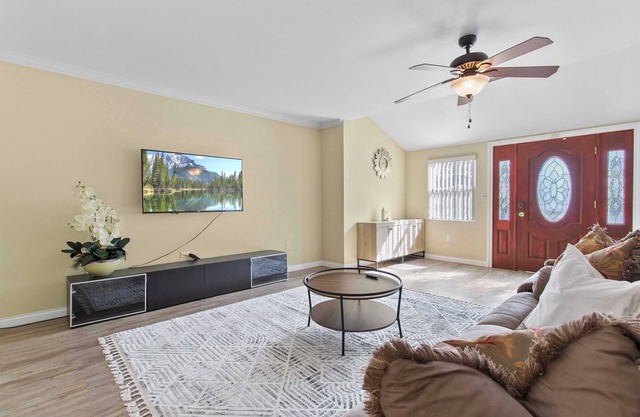 Studio City Gem! Pet-Friendly w/Garage+Flex Lease+101 Freeway Access #42060
