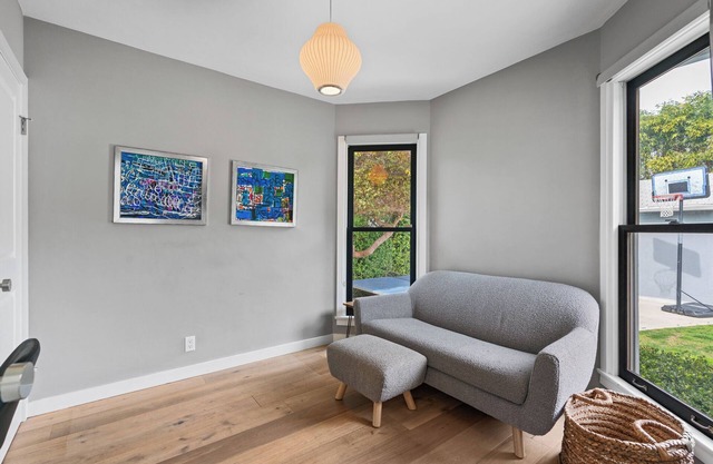 Studio City Modern Festive Gem