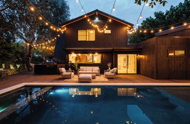 Studio City Stunning House with 5 bedrooms, Pool, Jacuzzi, Fire-pit, Guest House