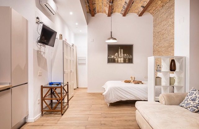 Studio 'Ciudad Vieja' with Private Terrace, Wi-Fi and Air Conditioning